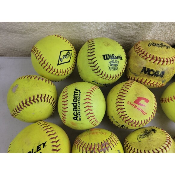 25 Used Mixed Lot of Softballs - Pracitce / Batting practice 12 inch Dream Seam+ - Picture 2 of 7